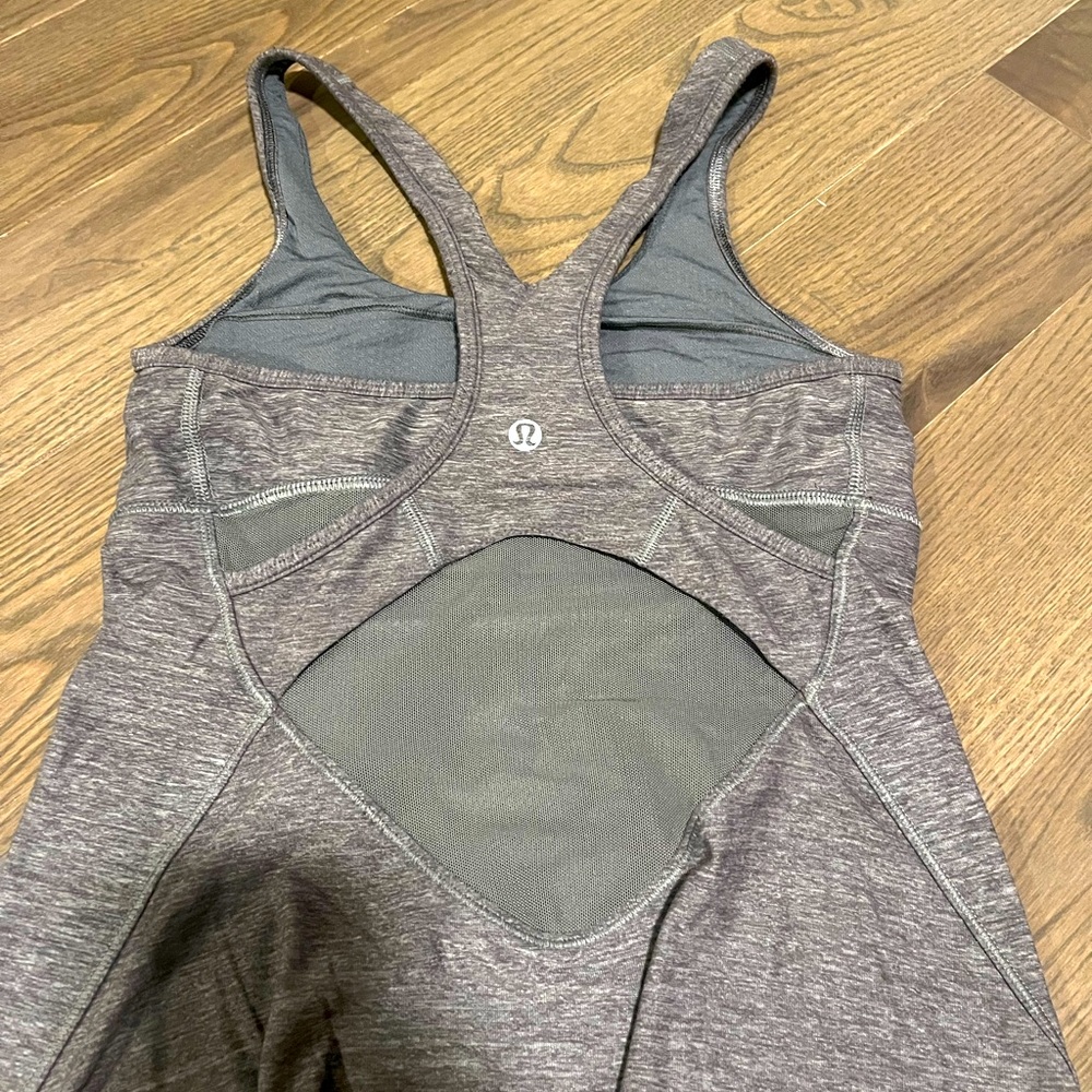 Lululemon tank